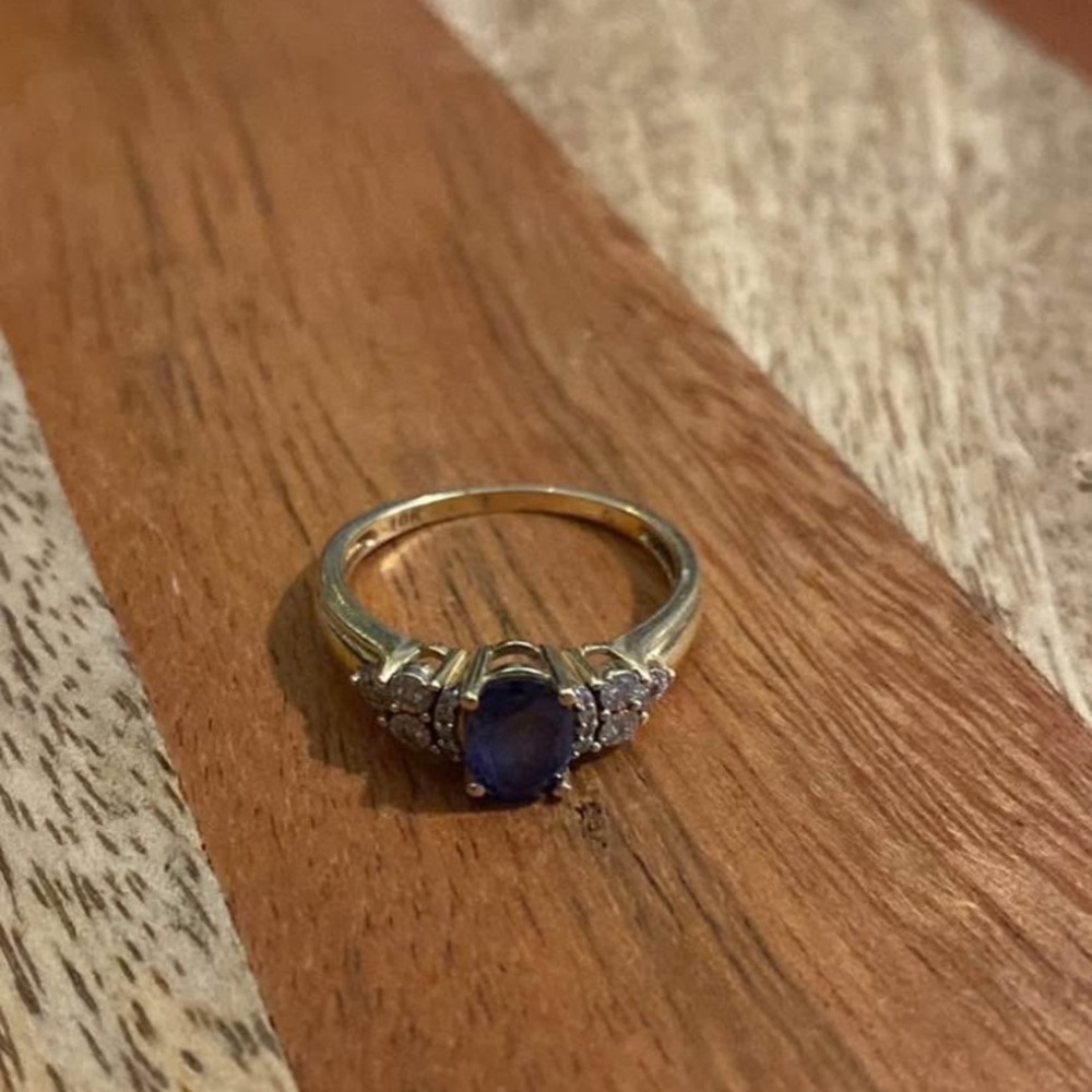 💍 Lab-Created Sapphire & Diamond Accent Ring - 10K
Yellow Gold, Size 6